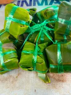 Nem chua Lai Vung - 7.000 ₫ tại Bánh Tráng Trộn Cô Bông Thủ Thiêm - Đường Số 15