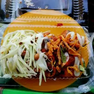 Bánh tráng cuốn - 20.000 ₫ tại Trà Sữa Út Trang - Nguyễn Văn Cừ