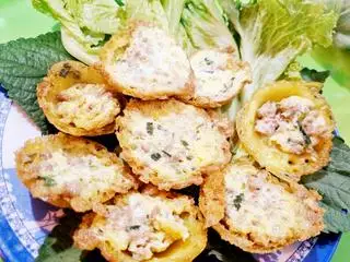 Bánh khọt thịt trứng - 38.000 ₫ tại Bánh Xèo Cô 3 - Nguyễn Hiến Lê