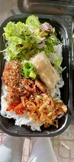 Bún thịt nướng - chả giò - 41.000 ₫ tại Bếp Nhà Win - Bún Thịt Nướng & Cơm Thịt Nướng - Nguyễn Văn Quá