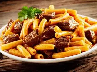 Hình ảnh nui xào bò lúc lắc