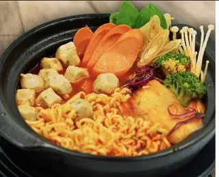 Hình ảnh Mỳ cay seoul xúc xích