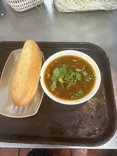 Hình ảnh Bánh mì sốt vang