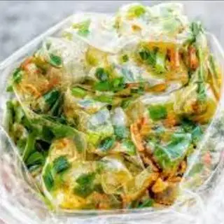 bánh tráng trộn mỡ hành trứng cút - 33.000 ₫ tại Bánh Tráng Trộn & Ăn Vặt Cô Ba - Trần Xuân Soạn