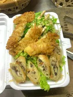 Bún chả giò + chả nấm  - 30.000 ₫ tại Quán Chay Sen Hồng - Hà Huy Giáp
