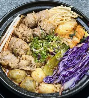 Combo Mì Cay Kim Chi Bò Mỹ + Trà Sữa - 90.000 ₫ tại Tiệm A Mèo - Mỳ Cay & Ăn Vặt - Âu Cơ