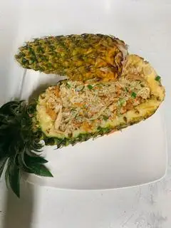 Cơm chiên thơm chay( Fried rice in Pineapple)  - 89.000 ₫ tại Quán Chay Ngọc Thọ - Phạm Ngũ Lão