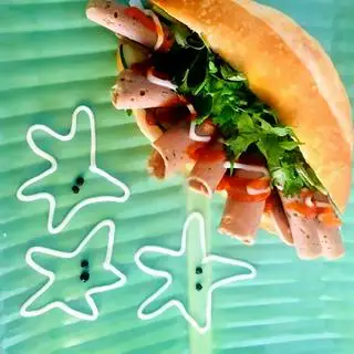 Bánh mì chả bò - 29.000 ₫ tại Bánh Mì Tuấn Mập - Nguyễn Thị Nhỏ
