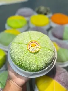 Hình ảnh Bánh crepe sầu riêng Phú Sĩ Dứa  - 14cm