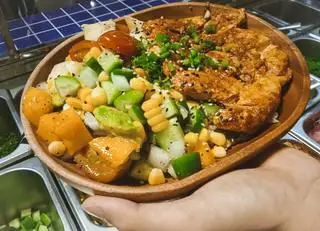 Hình ảnh Cajun grilled chicken plate