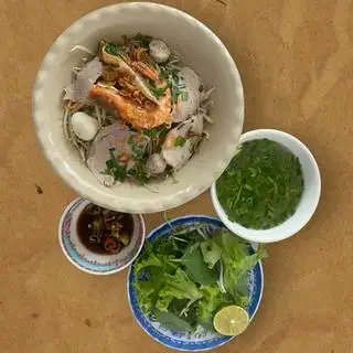 Hủ tiếu khô vừa - 48.000 ₫ tại Quán Ăn Cô Năm - Nguyễn Trãi