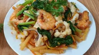 Hình ảnh nui xào hải sản đặc biệt
