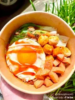 mì trộn hải sản - 52.000 ₫ tại Chân Gà Sốt Thái & Mì Cay Win Win - Hoài Thanh