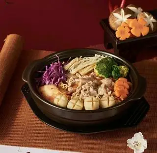 Hình ảnh Mì kim chi sườn sụn