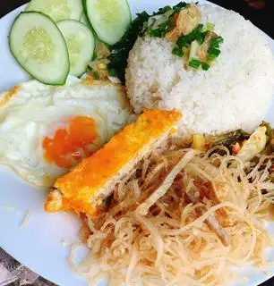 Cơm tấm bì chả ốp la - 1 phần - 52.000 ₫ tại Cơm Tấm Hậu - Trần Quốc Thảo