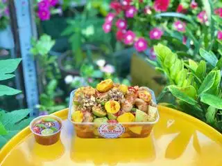 Chân gà rút xương /trứng non - 82.000 ₫ tại Chân Gà Sốt Thái Yến Vi Food - Đường Số 4