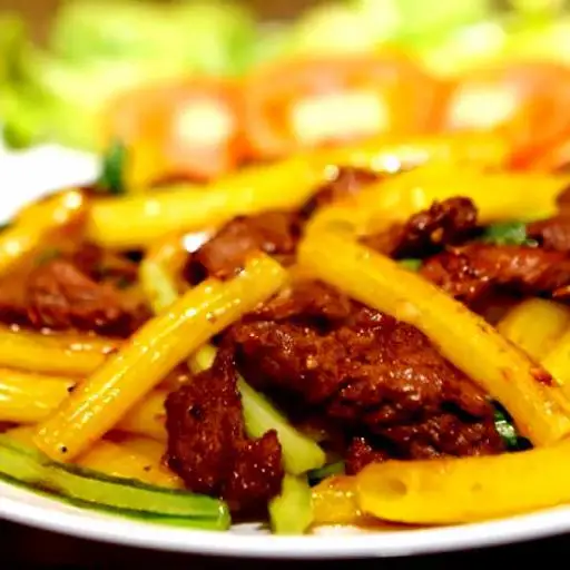 Nui xào bò - 55.000 ₫ tại A Hồng - Cơm Gà Xối Mỡ - Phú Định