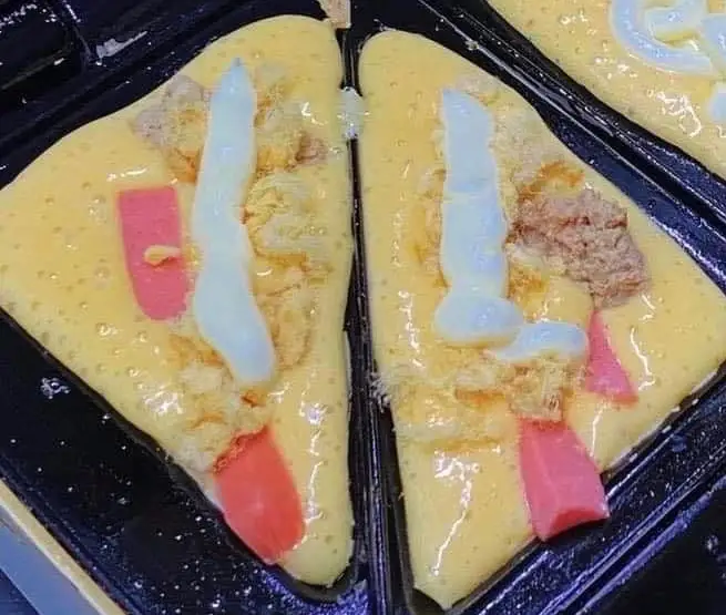 Hotdog Thập Cẩm - 32.000 ₫ tại Hotdog Chị Ba - Phan Xích Long