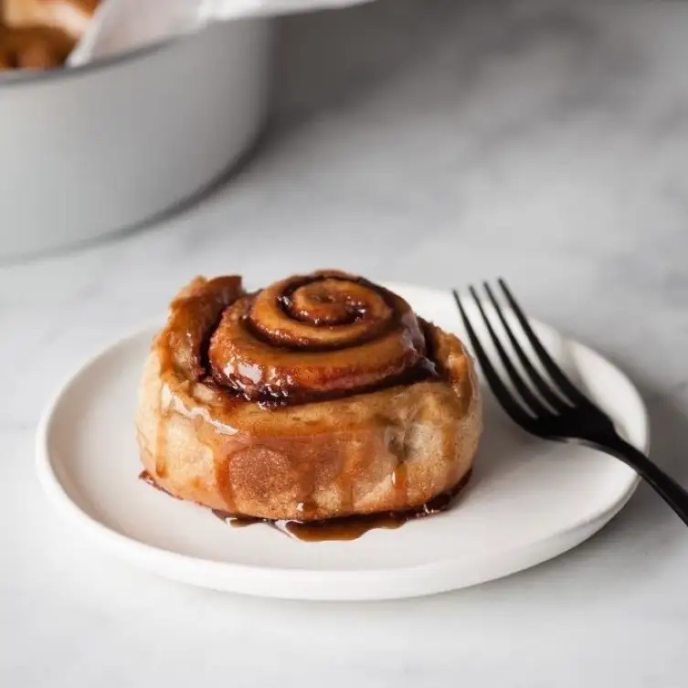 Cinnamon roll  - 30.000 ₫ tại Nú Nu - Tàu hũ Singapore & Bánh ngọt