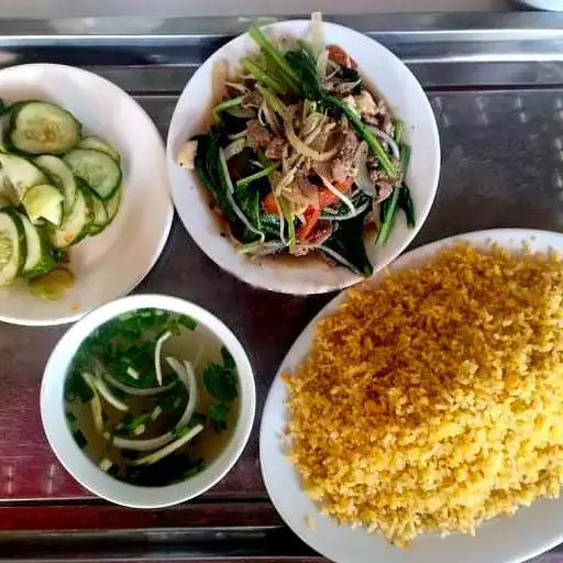 Hình ảnh Cơm rang cải bò giòn tan