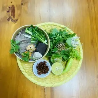 Bún bò Huế_Nạm Chả - 50.000 ₫ tại Bún Bò Huế Lan Anh - Lương Minh Nguyệt