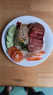 cơm sườn, chả  - 62.500 ₫ tại Cơm Tấm & Bò Kho Cô Oanh - Phạm Hùng