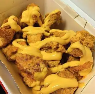 1 Gà Rán Sốt Mustard Honey  - 42.000 ₫ tại BaBe Ăn Vặt Quán - Gà Rán & Pizza - Phạm Văn Đồng
