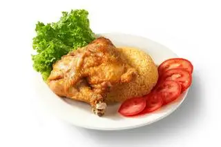 Cơm gà góc tư + nước uống tuỳ chọn - 99.000 ₫ tại Hủ Tiếu Mỹ Tho Như Ý - Nguyễn Thái Bình