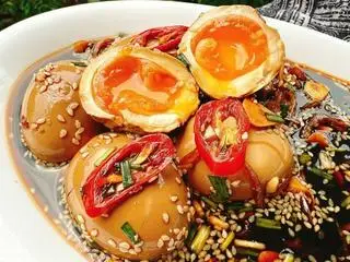 Hình ảnh Trứng ngâm tương ( hũ 8 quả )