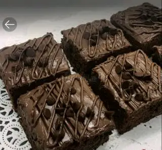 Double chocolate brownies - 45.000 ₫ tại Trà Sữa, Sinh Tố & Bánh Ngọt Dung - Lê Thánh Tôn