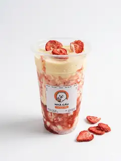Dâu tây thăng hoa - 45.000 ₫ tại Nhà Gấu - Trà Sữa, Matcha & Cà Phê - Lê Văn Sỹ
