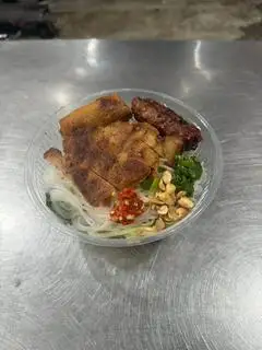 Bún thịt nướng thập cẩm - 56.000 ₫ tại Bún Thịt Nướng Cô Nga - Vĩnh Khánh