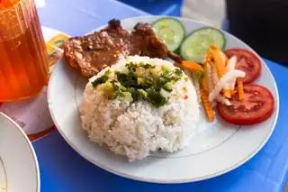 Cơm tấm sườn - 39.000 ₫ tại Tâm Nguyễn - Cơm Tấm, Bún Thịt & Xôi Mặn - Trần Văn Quang