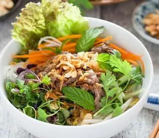 Hình ảnh Bún trộn nem nướng Nha Trang