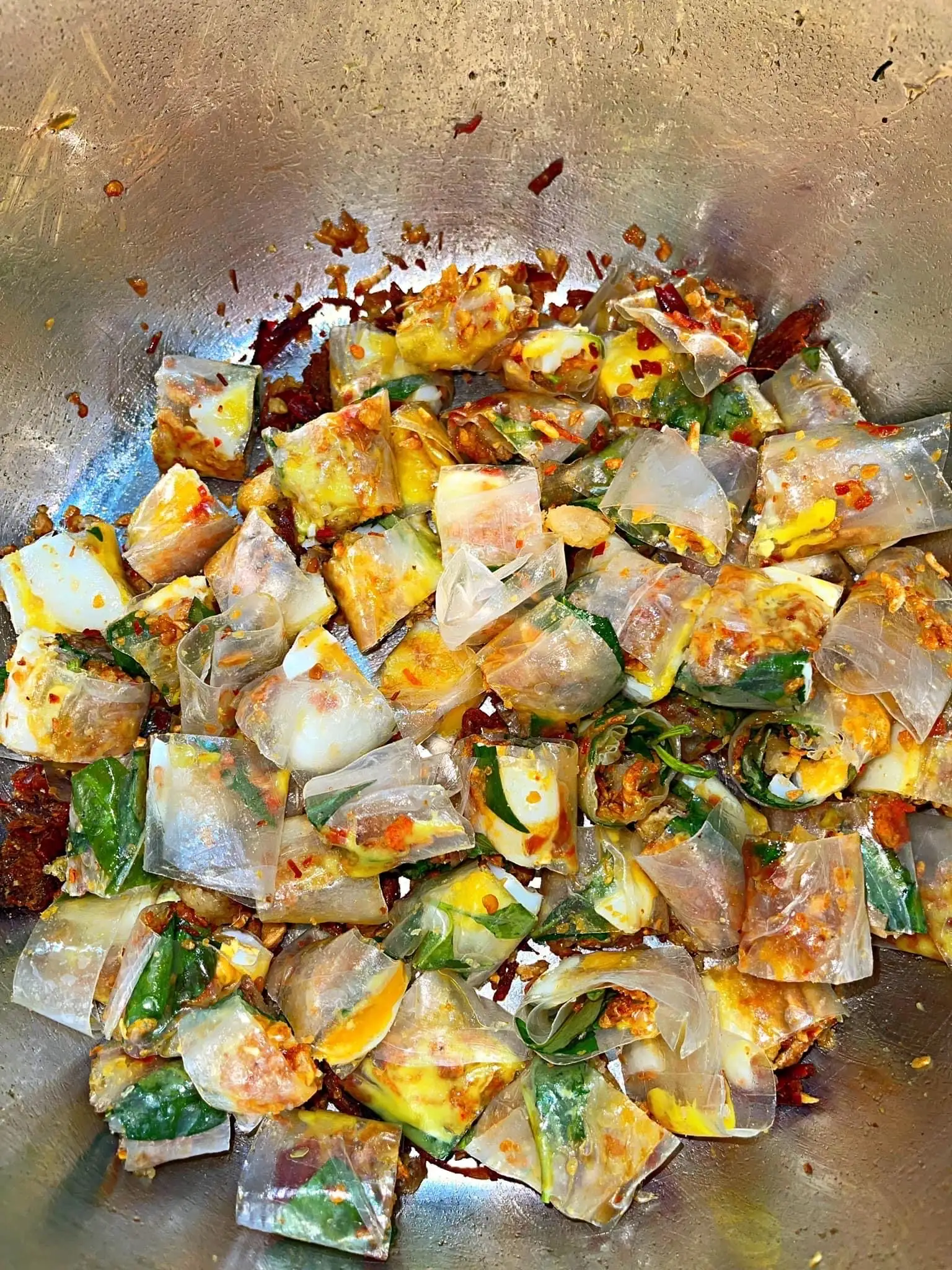 Bánh Tráng Cuốn Mỡ Hành Tóp Mỡ - 34.000 ₫ tại Pearly House - Bánh Tráng Trộn Tóp Mỡ Khô Bò - Phan Sào Nam