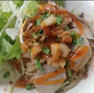 Hủ tíu thịt + bò viên +trứng cút + huyết - 53.000 ₫ tại Hủ Tiếu Lý Chính Thắng - Lý Chính Thắng