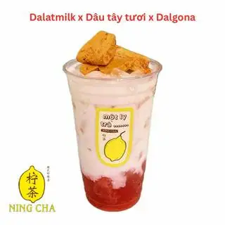 Sữa Tươi Dâu Tây Nghiền Dalgona - Size L - 45.000 ₫ tại Ning Cha - Trà Chanh Hong Kong - Nguyễn Phúc Nguyên