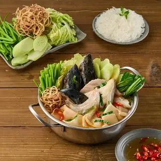 Lẩu Đầu Cá Hồi Nấu Măng Chua Vị Thái (Nhỏ) - 167.000 ₫ tại Lẩu Thái Cá Bớp Đệ Nhất - Nguyễn Văn Lạc