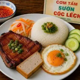 Hình ảnh Cơm sườn + Chả + Ốp la