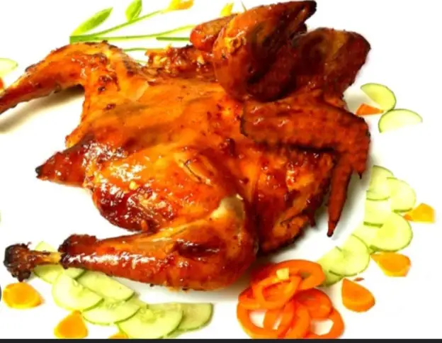 Hình ảnh Gà Nướng Mật Ong Nguyên Con Cắt Sẵn 
