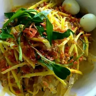 Bánh Tráng Trộn Thập Cẩm Truyền Thống - 30.000 ₫ tại Bánh Tráng A Ken - Trần Văn Đang