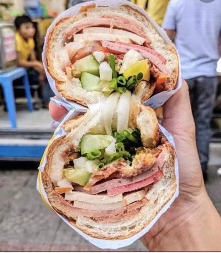 Bánh mì Thịt Chả đặc biệt  - 39.000 ₫ tại Bánh Mì Hà Nội Thành Dung - Trường Sơn