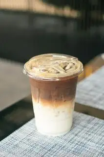 Latte Cà Phê - 42.000 ₫ tại RY Đôris Coffee House - Bánh Mì Nướng Muối Ớt, Cà Phê Muối & Cacao Muối - Nơ Trang Long