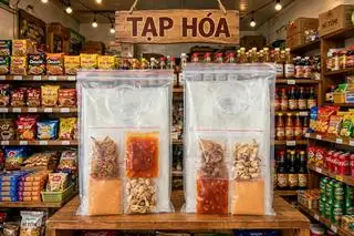 Hình ảnh 2 . Bánh  tráng  phơi  sương  ( vị ớt rim ) . 