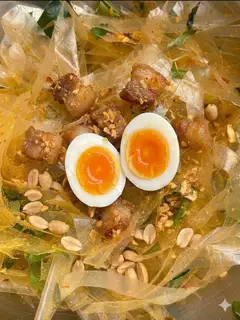Bánh tráng tóp mỡ trứng gà lòng đào - 35.000 ₫ tại  Oh Tea - Trà Sữa & Bánh Tráng - Nguyễn Thượng Hiền
