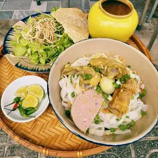 Hình ảnh Mỳ Quảng sườn gà chả
