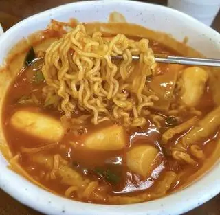 Hình ảnh Mỳ tokboki
