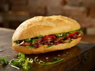 Chicken Bánh mì / Sub sanwich - 99.000 ₫ tại Bánh Mì Burger, Kebab Falafel & Smoothies - Gotcha Saigon - Đề Thám