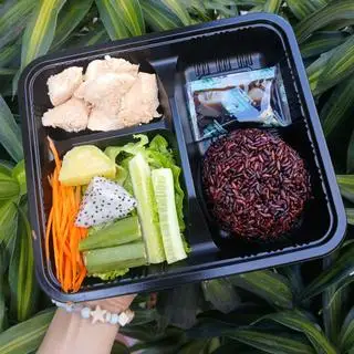 Hình ảnh Cơm lứt đen Gà phi lê