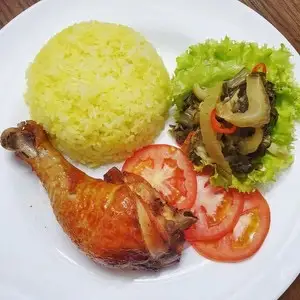 Cơm gà sốt me -nhỏ - Kèm canh rong biển - 45.000 ₫ tại Cơm Gà Xối Mỡ Tâm Ký 3 - Bình Quới